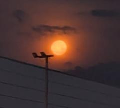 �����̖����ƒ�������̃T���l�C���摜