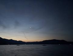 �T��16���@�����^�̃T���l�C���摜