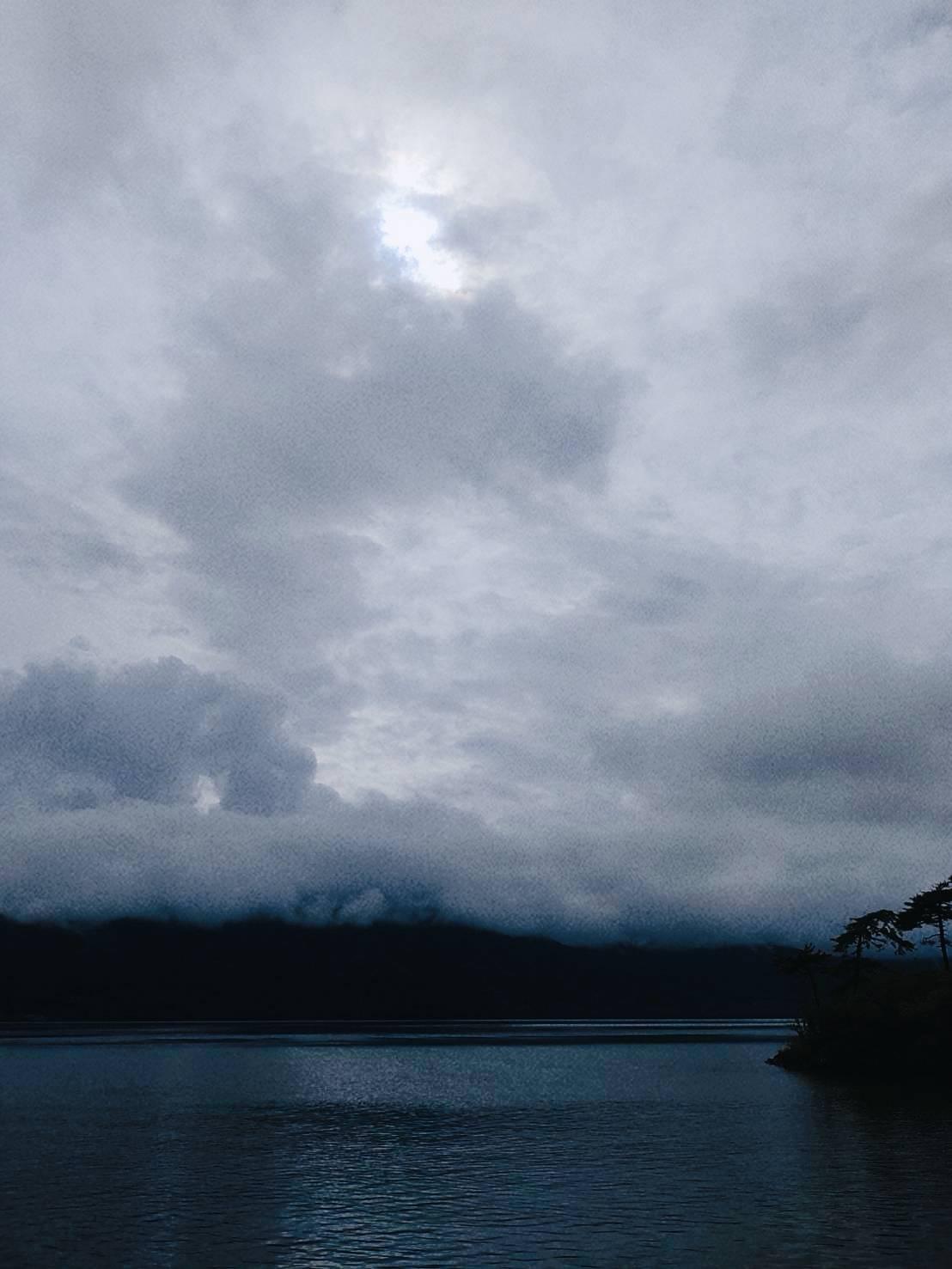 �ʉ_�Ɨ��_�̎B�e