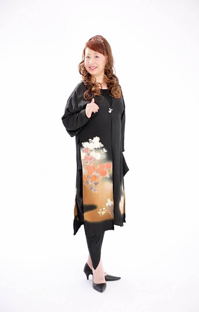 ���N�̉^�C���猩�鐢��