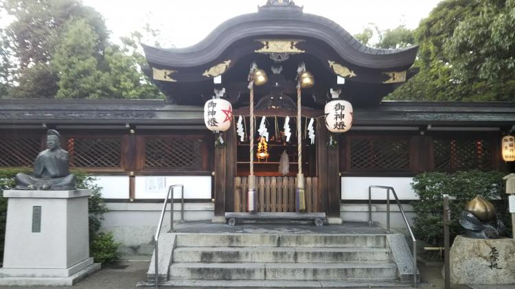 �J�̐����_��